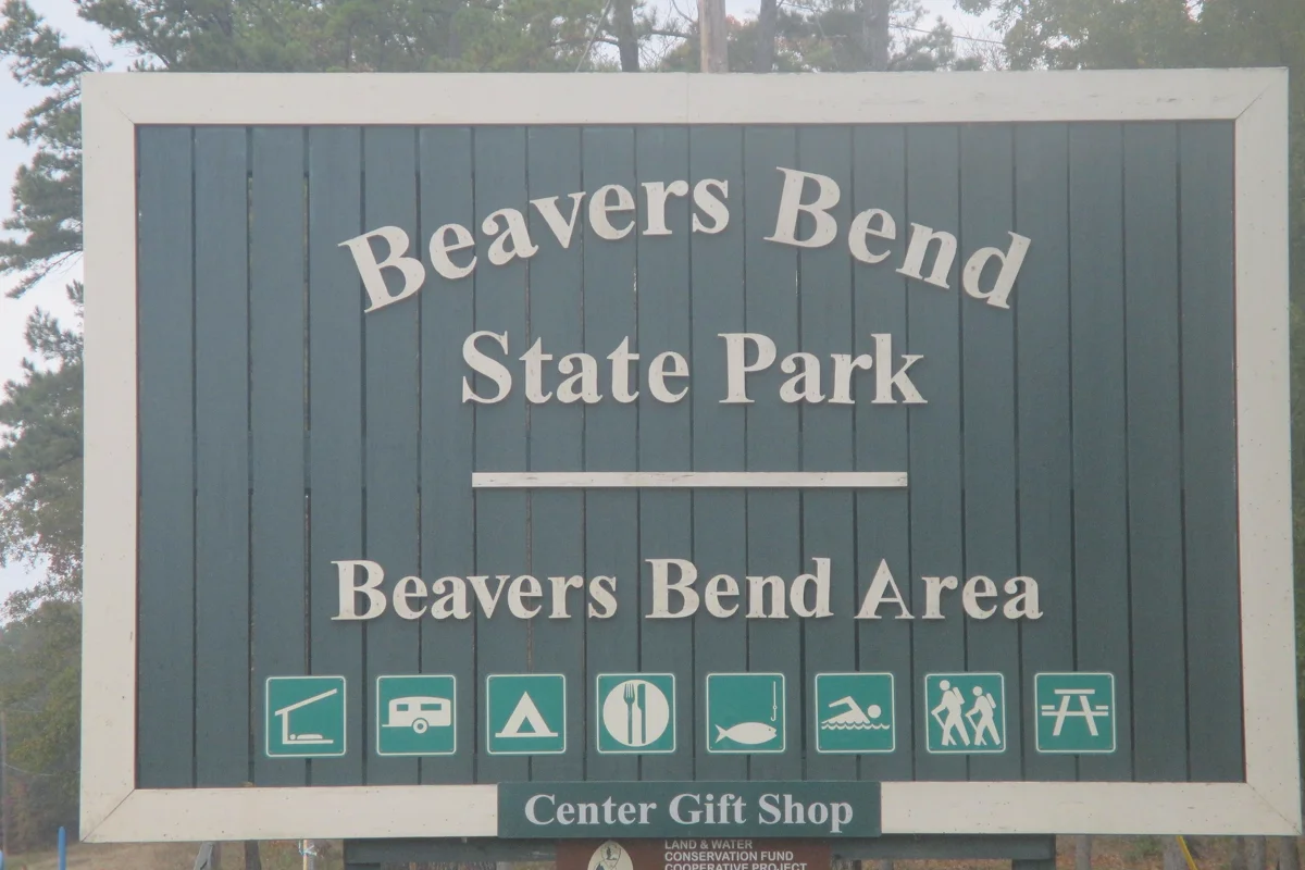 Beavers Bend State Park RV camping in Broken Bow Oklahoma with 393 campsites across 8 areas