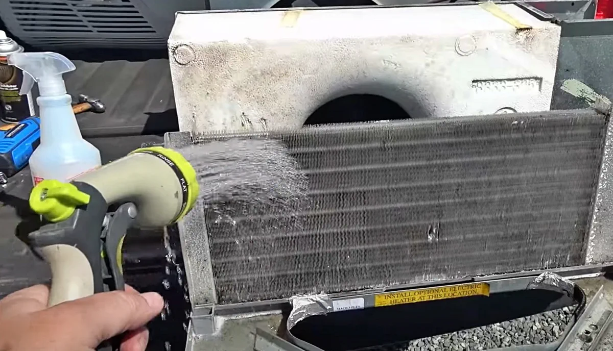 Heat pump reversing valve diagnosis on a rooftop unit