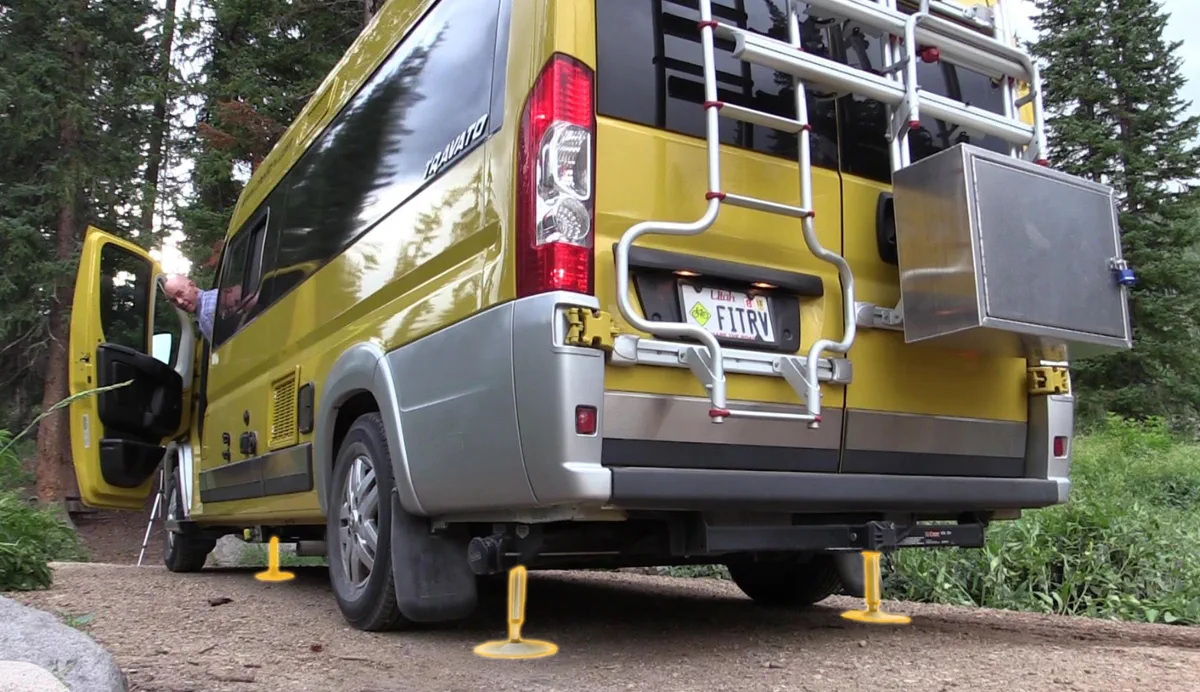 Hydraulic jack motor service on an HWH front jack