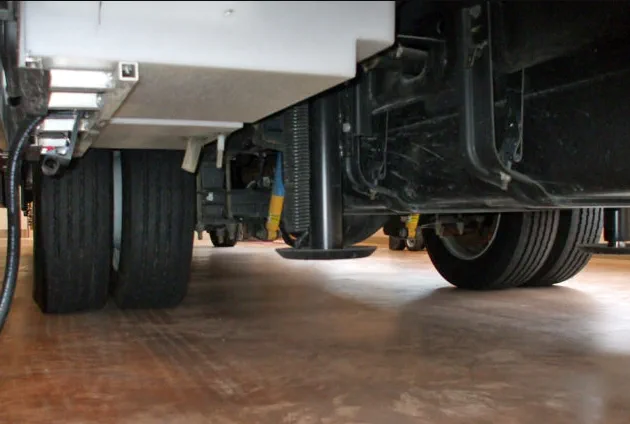 Lippert Level-Up motor swap on a fifth wheel front corner