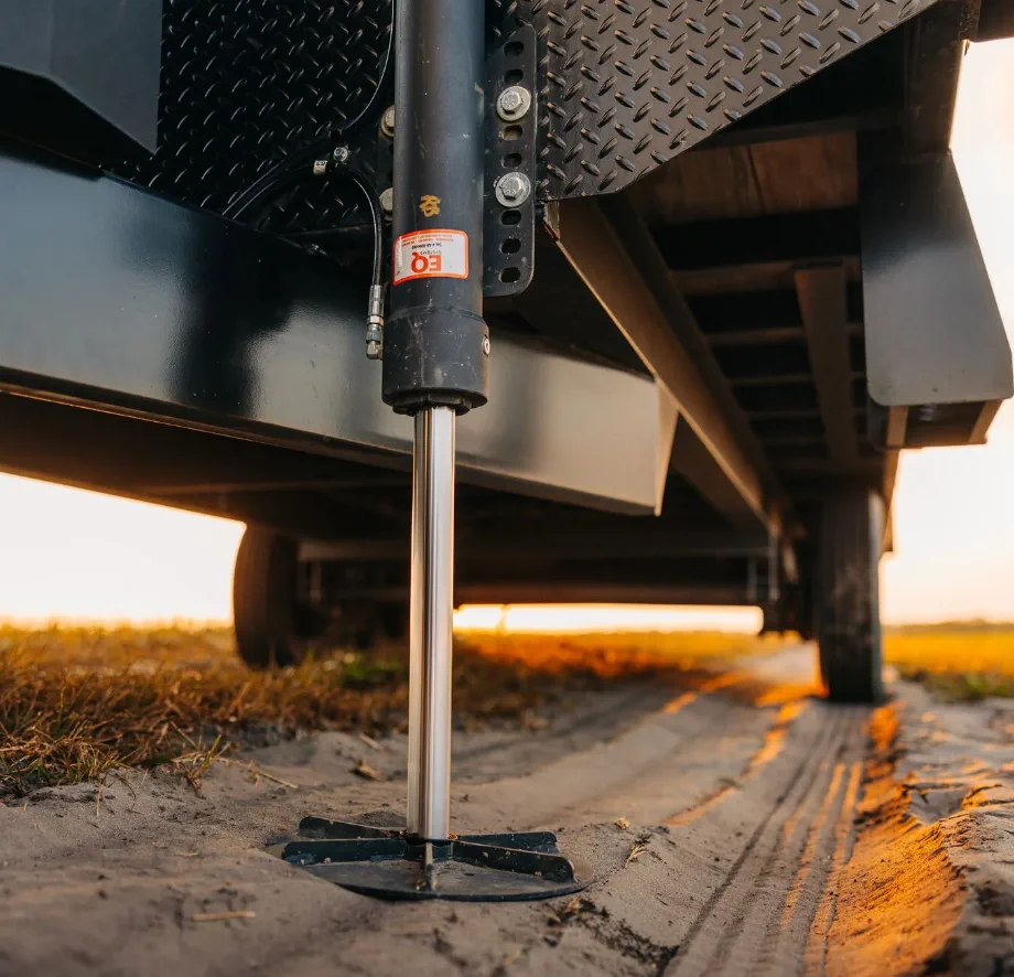 RVIA + RVDA certified technicians, 12,000+ rigs serviced.