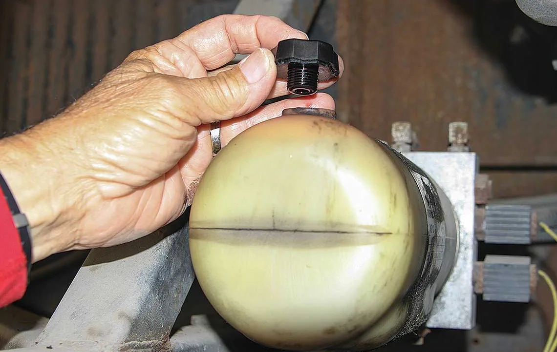 HWH hydraulic cylinder seal repair on a Class A motorhome