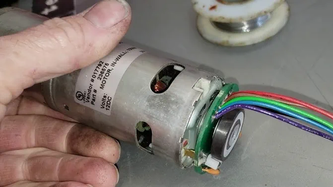 Schwintek motor swap on a slide-out in a Fort Worth driveway